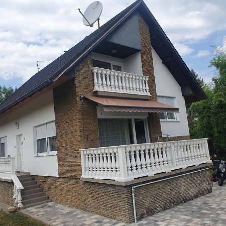 Wolf Vendeghaz Villa Balatonkeresztur Ngoại thất bức ảnh